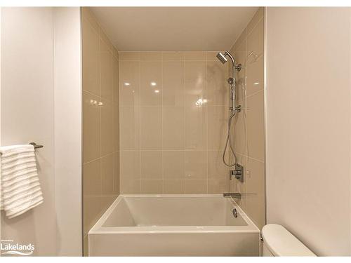 437-415 Sea Ray Avenue, Innisfil, ON - Indoor Photo Showing Bathroom