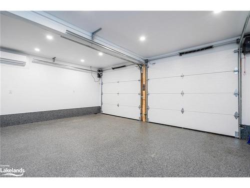 15 Mount View Court, Collingwood, ON - Indoor Photo Showing Garage