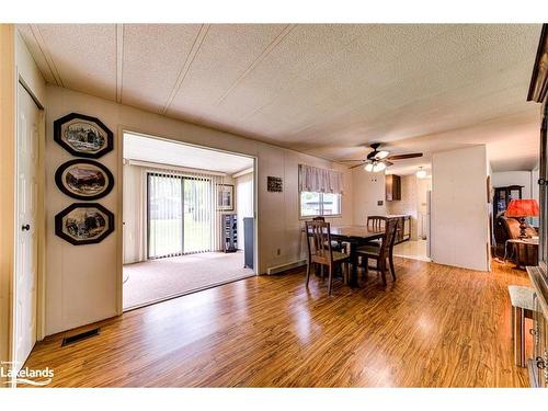 5 Carruthers Street S, Wasaga Beach, ON - Indoor Photo Showing Dining Room