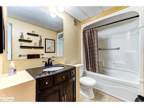 5 Carruthers Street S, Wasaga Beach, ON - Indoor Photo Showing Bathroom
