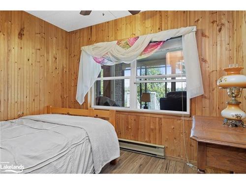 1260 Winders Bay Road, Baysville, ON - Indoor Photo Showing Bedroom