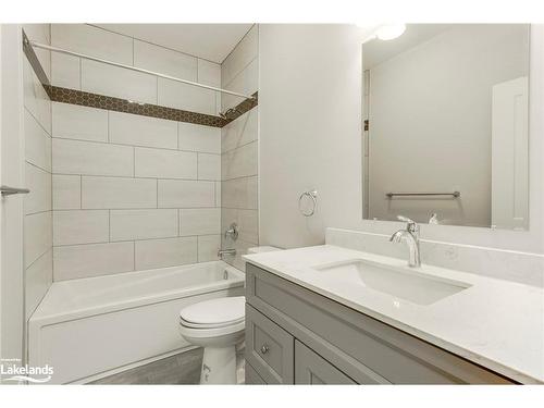 27 Albion Lane, Tiny, ON - Indoor Photo Showing Bathroom