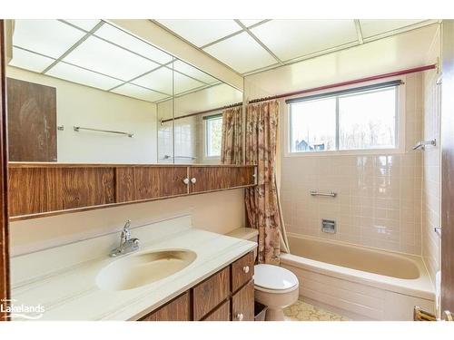 153 Sunset Boulevard, Thornbury, ON - Indoor Photo Showing Bathroom