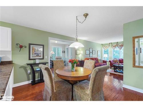 75 Pennsylvania Avenue, Wasaga Beach, ON - Indoor Photo Showing Dining Room