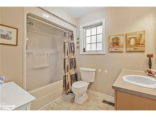 75 Pennsylvania Avenue, Wasaga Beach, ON - Indoor Photo Showing Bathroom