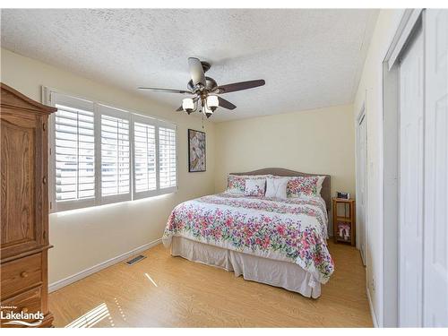 2A Wallis Street, Oro-Medonte, ON - Indoor Photo Showing Bedroom