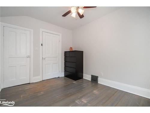 387 Yonge Street, Midland, ON - Indoor Photo Showing Bathroom