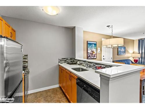 319-156 Jozo Weider Boulevard, The Blue Mountains, ON - Indoor Photo Showing Kitchen