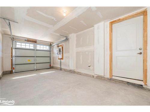 2 Winters Crescent, Collingwood, ON - Indoor Photo Showing Garage