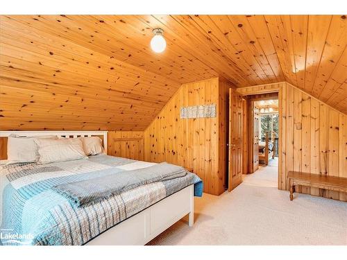 13080 Hemlock Island, Haliburton, ON - Indoor Photo Showing Bedroom
