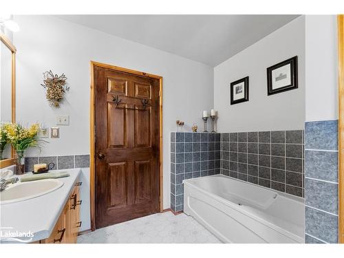 45 Carfrae Court, Bancroft, ON - Indoor Photo Showing Bathroom