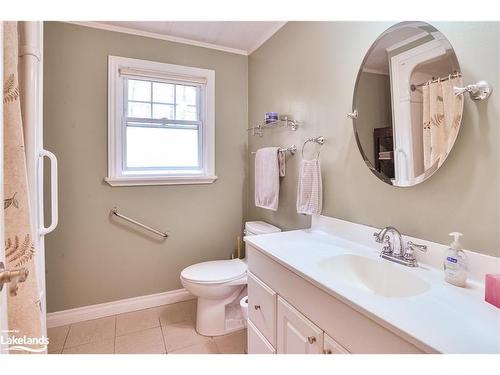 399 Otter Lake Road, Huntsville, ON - Indoor Photo Showing Bathroom