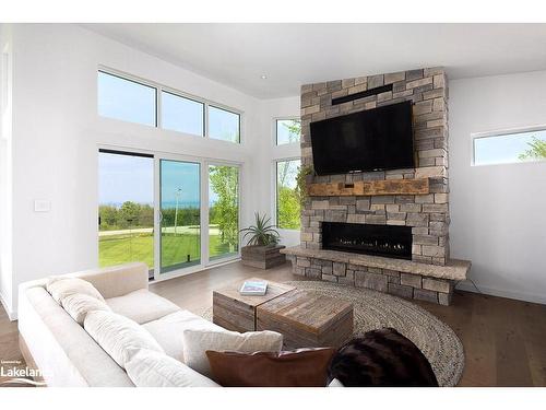 108 Mountain Road, Meaford Municipality, ON - Indoor Photo Showing Living Room With Fireplace