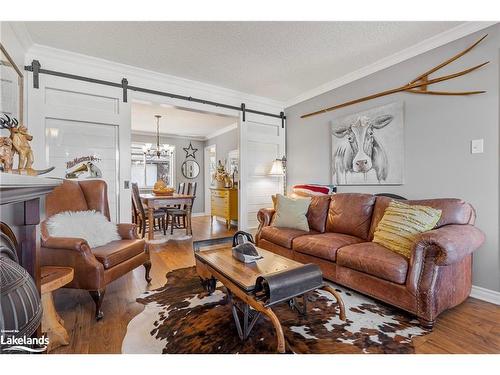 467 Shewfelt Crescent, Midland, ON - Indoor Photo Showing Living Room