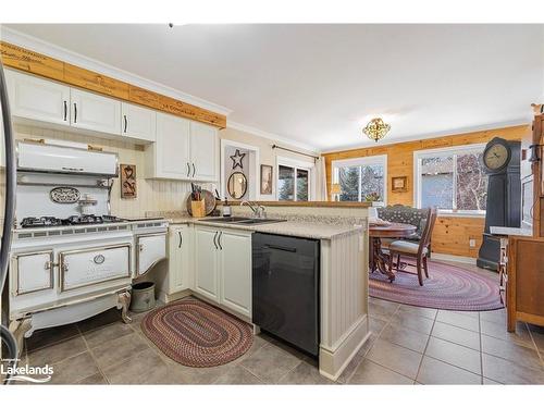 467 Shewfelt Crescent, Midland, ON - Indoor Photo Showing Kitchen With Double Sink