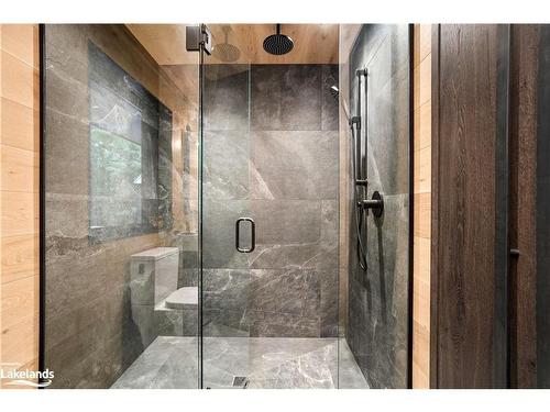 2-1053 Brackenrig Rd Road, Port Carling, ON - Indoor Photo Showing Bathroom