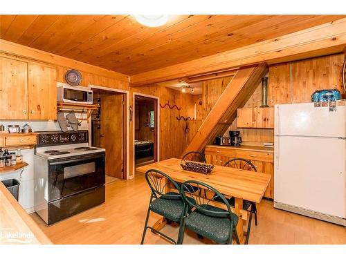 22 Peninsula Trail, Seguin, ON - Indoor Photo Showing Kitchen