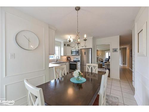 3196 Monarch Drive, Orillia, ON - Indoor Photo Showing Dining Room