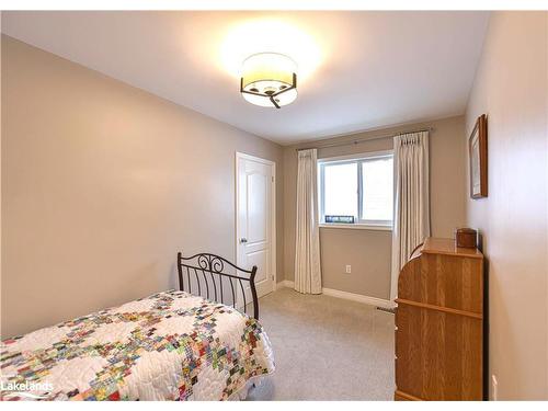 3196 Monarch Drive, Orillia, ON - Indoor Photo Showing Bedroom