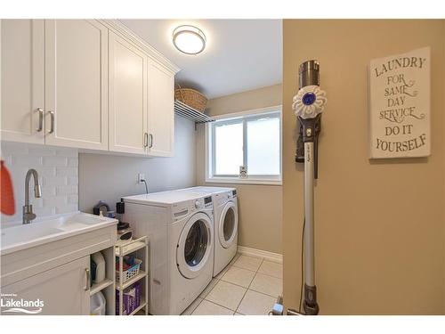 3196 Monarch Drive, Orillia, ON - Indoor Photo Showing Laundry Room