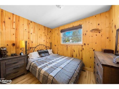 75 Stoney Road, Mckellar, ON - Indoor Photo Showing Bedroom