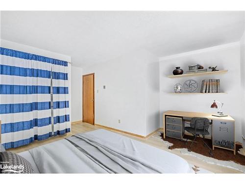 1181 Sherwood Forest Road, Bracebridge, ON - Indoor Photo Showing Bedroom