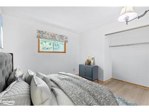 1181 Sherwood Forest Road, Bracebridge, ON - Indoor Photo Showing Bedroom