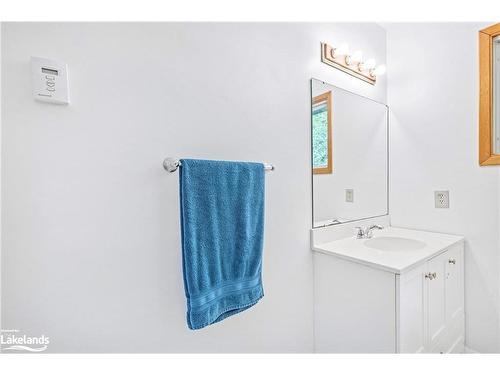 1181 Sherwood Forest Road, Bracebridge, ON - Indoor Photo Showing Bathroom