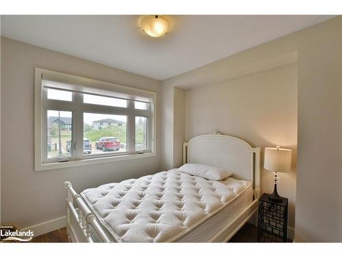 7-106 Alpine Springs Court, The Blue Mountains, ON - Indoor Photo Showing Bedroom