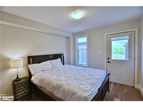 7-106 Alpine Springs Court, The Blue Mountains, ON - Indoor Photo Showing Bedroom