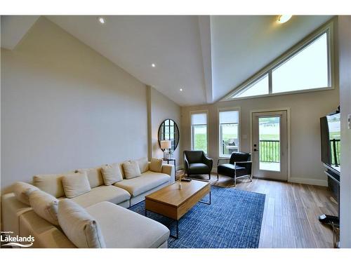 7-106 Alpine Springs Court, The Blue Mountains, ON - Indoor Photo Showing Living Room