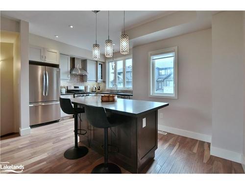 7-106 Alpine Springs Court, The Blue Mountains, ON - Indoor Photo Showing Kitchen With Double Sink With Upgraded Kitchen