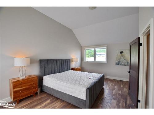 7-106 Alpine Springs Court, The Blue Mountains, ON - Indoor Photo Showing Bedroom