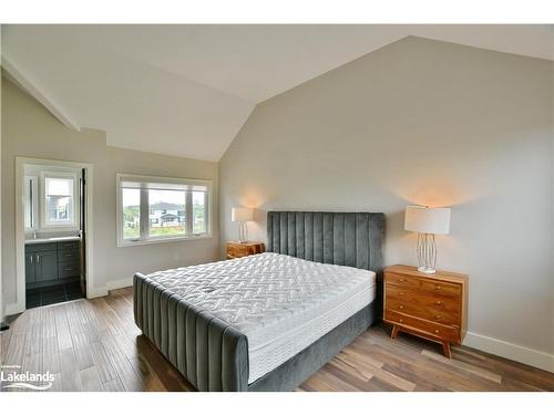 7-106 Alpine Springs Court, The Blue Mountains, ON - Indoor Photo Showing Bedroom