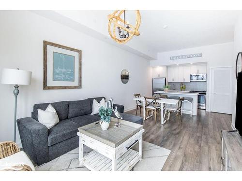 34-247 Broward Way, Innisfil, ON - Indoor Photo Showing Living Room