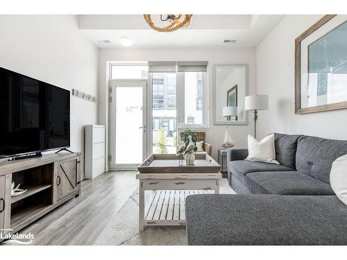 34-247 Broward Way, Innisfil, ON - Indoor Photo Showing Living Room