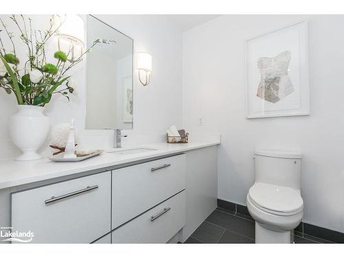 34-247 Broward Way, Innisfil, ON - Indoor Photo Showing Bathroom