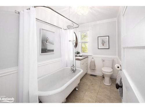 56 Bridge Street, Meaford, ON - Indoor Photo Showing Bathroom