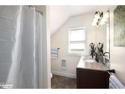 56 Bridge Street, Meaford, ON - Indoor Photo Showing Bathroom