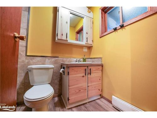 1021 Obelisk Trail, Minden, ON - Indoor Photo Showing Bathroom