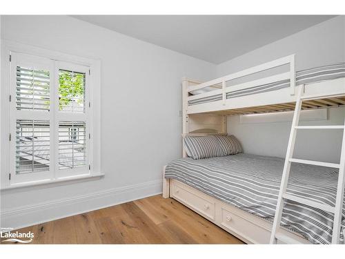 133 Minnesota Street, Collingwood, ON - Indoor Photo Showing Bedroom