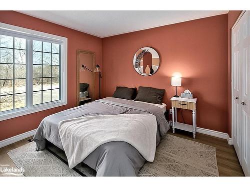 136 Maple Lane, Grey, ON - Indoor Photo Showing Bedroom