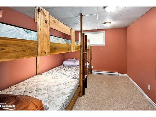 136 Maple Lane, Grey, ON - Indoor Photo Showing Bedroom