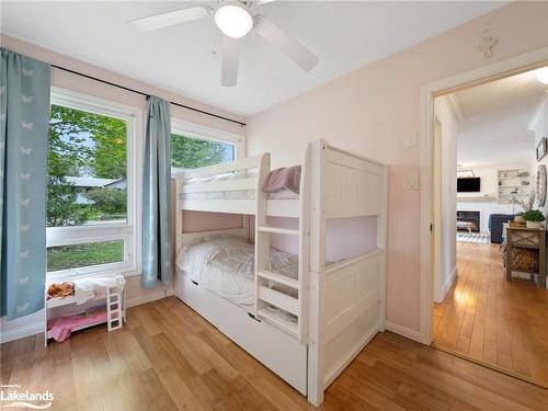 309 Palmer Street, Waubaushene, ON - Indoor Photo Showing Bedroom