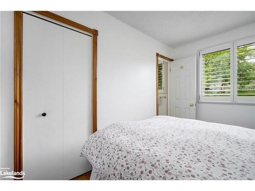 7-209528 Highway 26, The Blue Mountains, ON - Indoor Photo Showing Bedroom