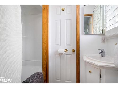 7-209528 Highway 26, The Blue Mountains, ON - Indoor Photo Showing Bedroom