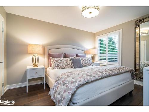19 Golfview Drive, Collingwood, ON - Indoor Photo Showing Bedroom