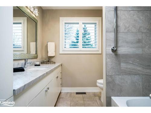 19 Golfview Drive, Collingwood, ON - Indoor Photo Showing Bathroom