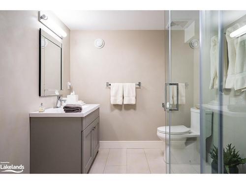 19 Golfview Drive, Collingwood, ON - Indoor Photo Showing Bathroom