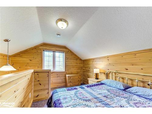 49 Cabin Crescent, Wasaga Beach, ON - Indoor Photo Showing Bedroom